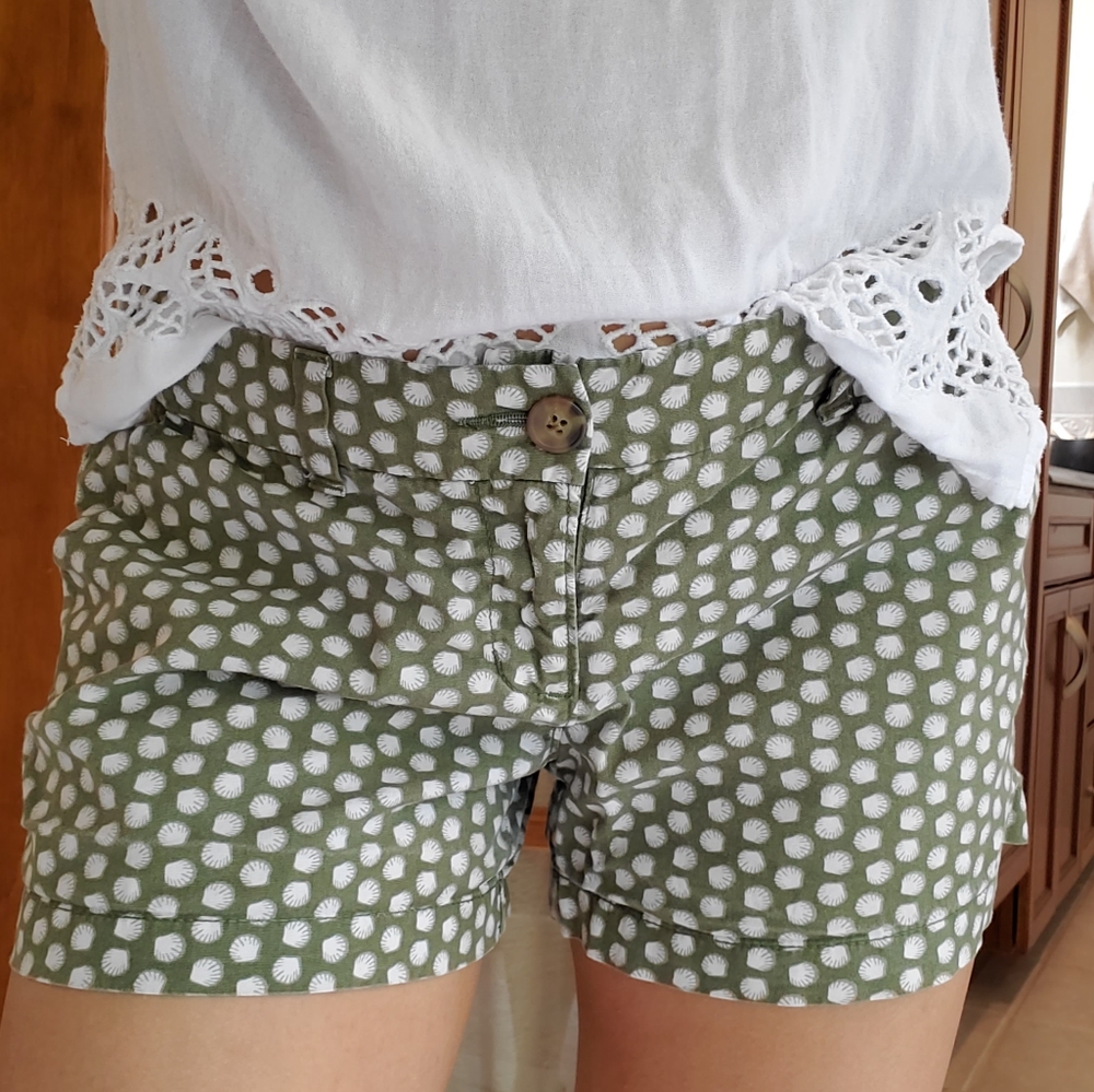 Old Navy olive green shorts